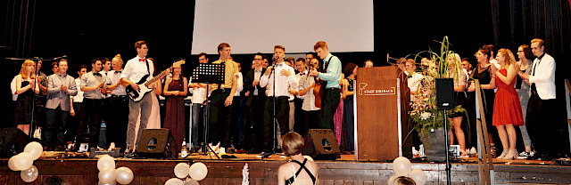 Die Abiturienten feiern mit ihrer Band